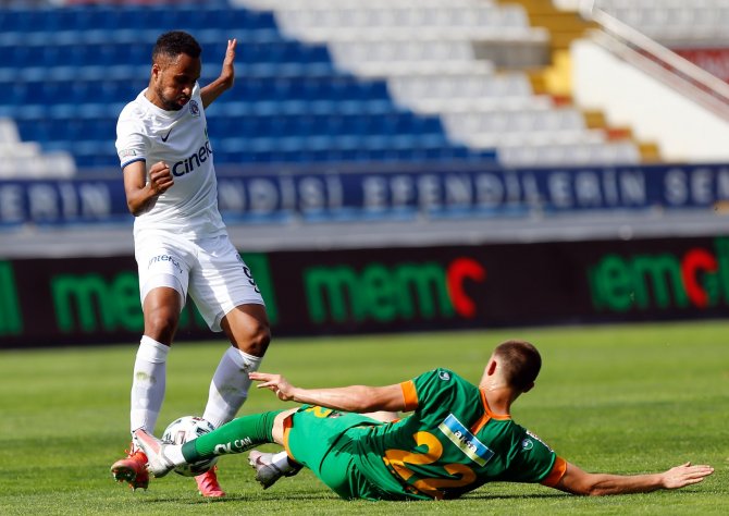 Süper Lig: Kasımpaşa: 2 - Aytemiz Alanyaspor: 0 (İlk Yarı)