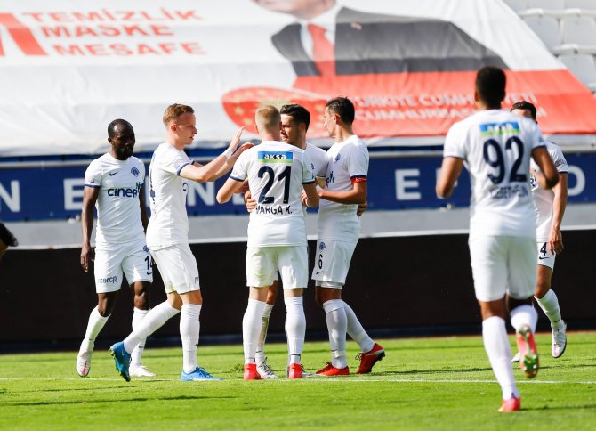 Süper Lig: Kasımpaşa: 2 - Aytemiz Alanyaspor: 0 (İlk Yarı)