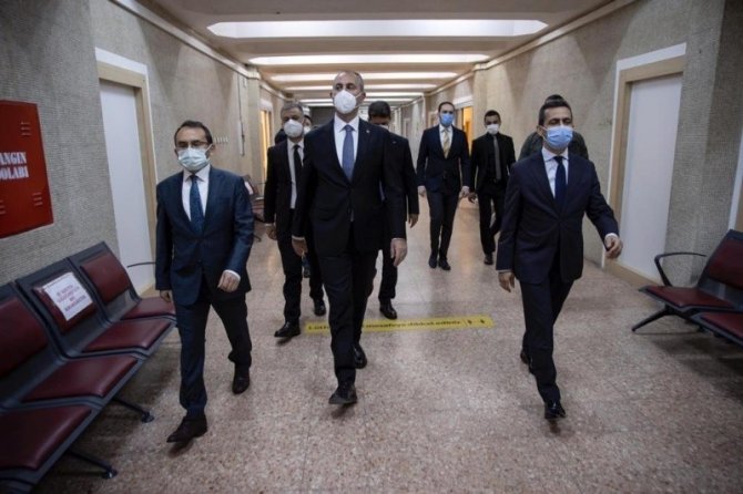 Bakan Gül’den Ankara Adliyesinde Salgın Tedbirlerini İnceledi