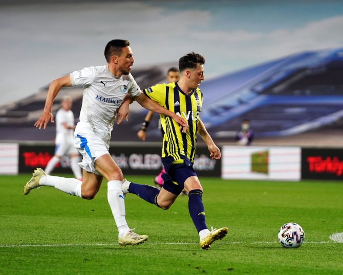 Süper Lig: Fenerbahçe: 3 - Bb Erzurumspor: 0 (İlk Yarı)
