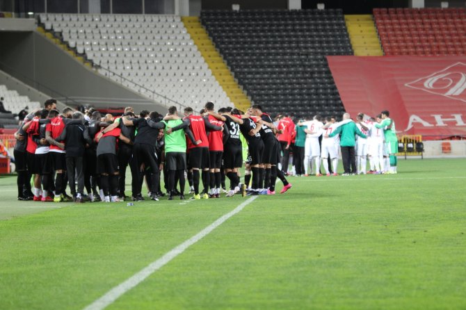 Süper Lig: Gaziantep Fk: 0 - Sivasspor: 1 (İlk Yarı)