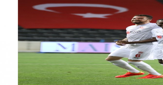 Max Gradel 10. Golünü Atmanın Sevincini Yaşadı