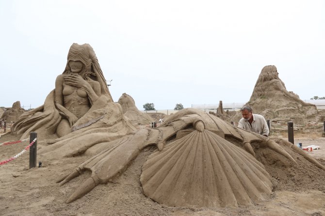 "Kayıp Kent Atlantis" Kumda Canlanıyor