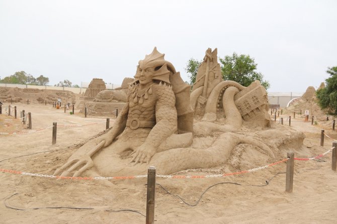 "Kayıp Kent Atlantis" Kumda Canlanıyor
