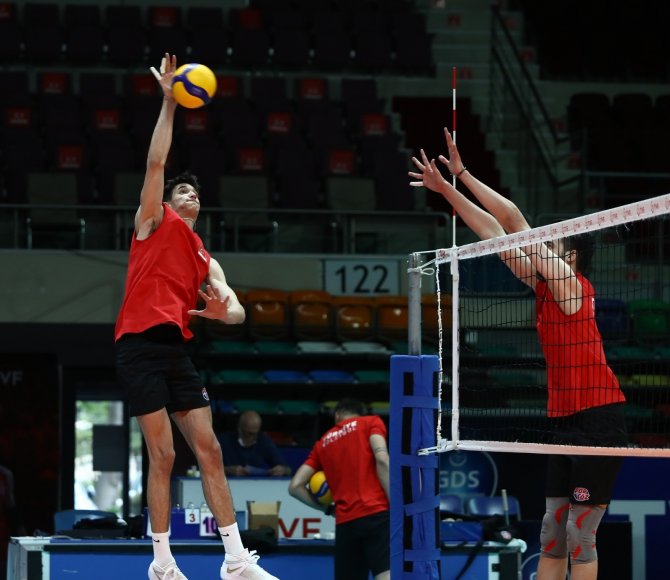 Nedim Özbey: “Erkek Voleybolunu Özlenen Yere Getireceğiz”