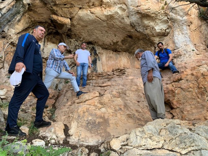 Mersin’de Bir Mağarada Bulunan 8 Bin Yıllık Kaya Resimleri İçin İlk Adım Atılıyor