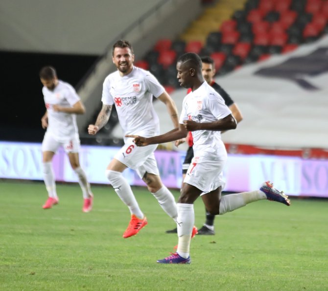 Sivasspor, Gradel İle Masaya Oturacak!