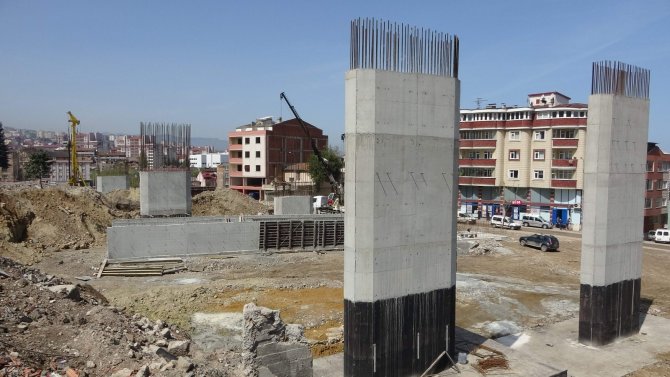 Türkiye’nin En Maliyetli Şehir İçi Yolları Arasında Gösterilen Kanuni Bulvarı’nda Çalışmalar Sürüyor