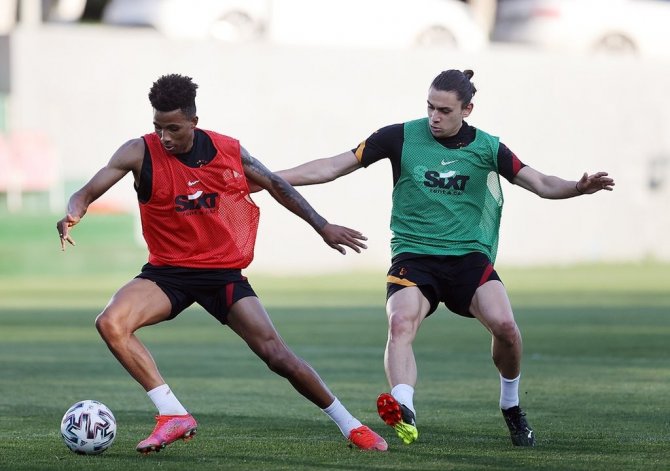 Galatasaray Derbinin Taktiğini Çalıştı