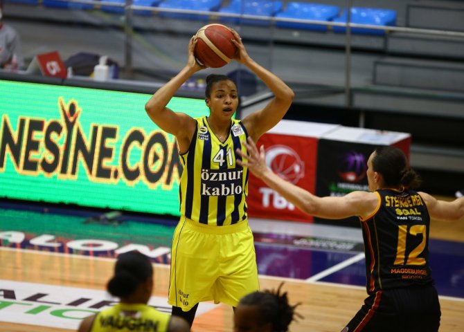 Fenerbahçe Seride 2-0 Öne Geçti