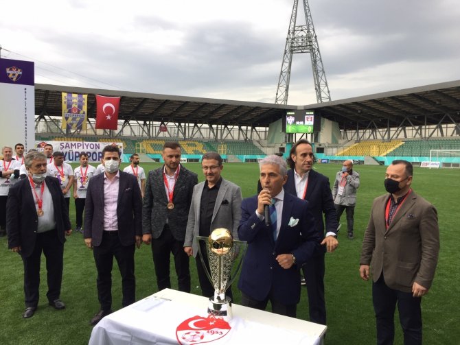 Eyüpspor Şampiyonluk Kupasını Aldı