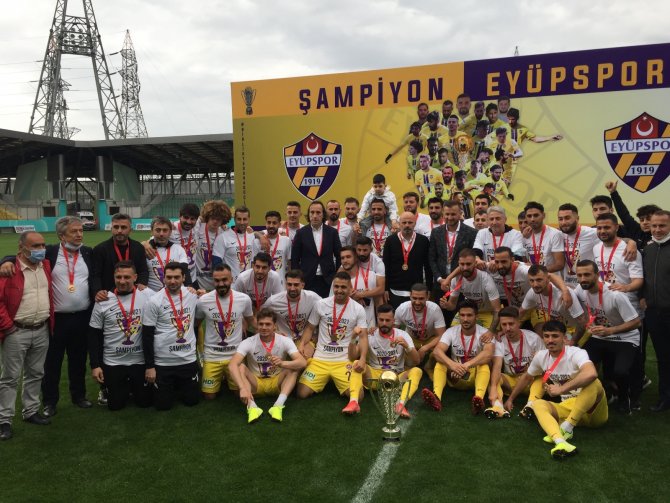Eyüpspor Şampiyonluk Kupasını Aldı