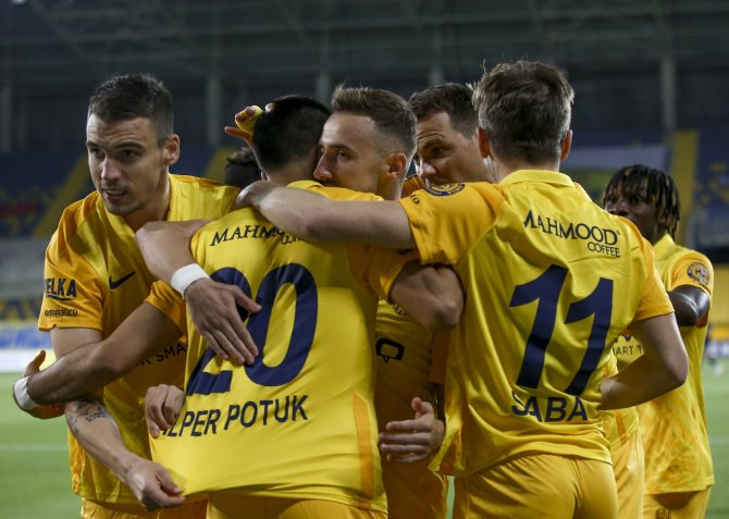 Süper Lig: Mke Ankaragücü: 1 - Fenerbahçe: 0 (Maç Devam Ediyor)