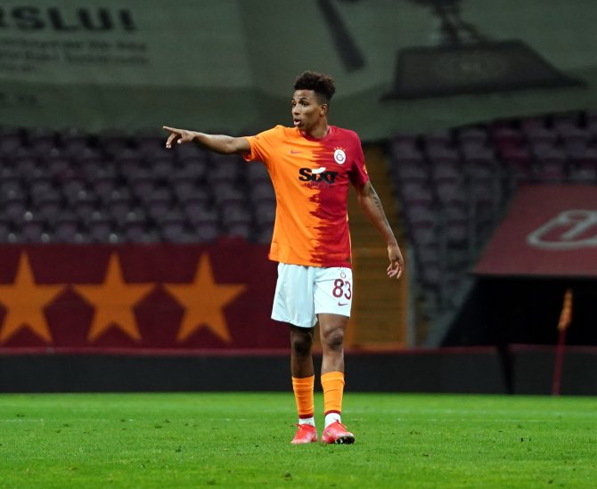 Süper Lig: Galatasaray: 2 - Beşiktaş: 1 (İlk Yarı)