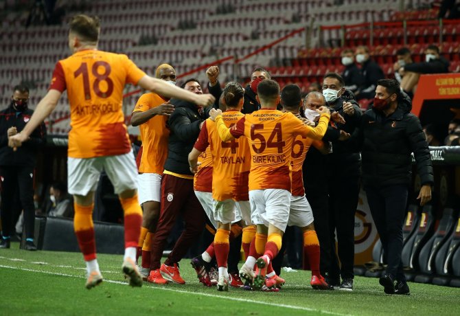 Süper Lig: Galatasaray: 3 - Beşiktaş: 1 (Maç Sonucu)