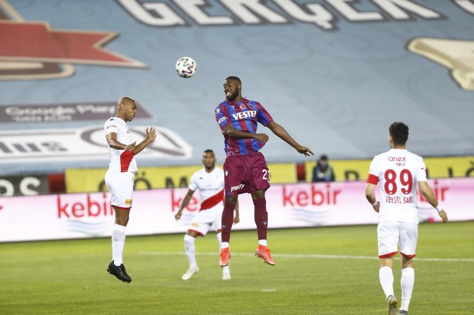 Süper Lig: Trabzonspor: 1 - Antalyaspor: 0 (İlk Yarı)