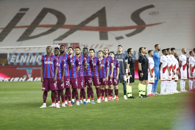 Süper Lig: Trabzonspor: 1 - Antalyaspor: 0 (İlk Yarı)