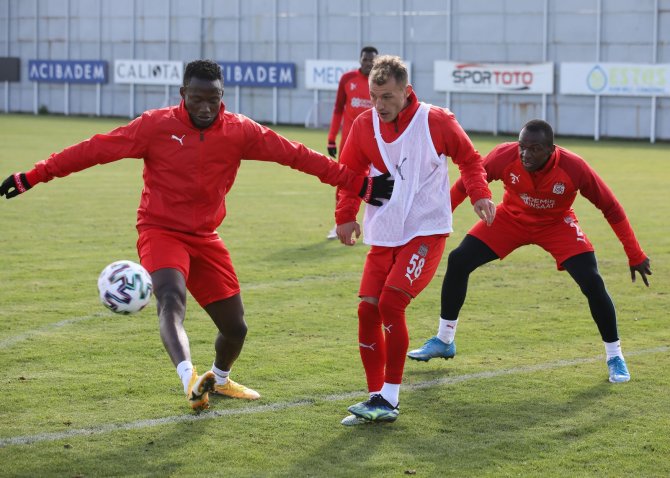 Sivasspor, Ara Vermeden Fenerbahçe Maçı Hazırlıklarına Başladı