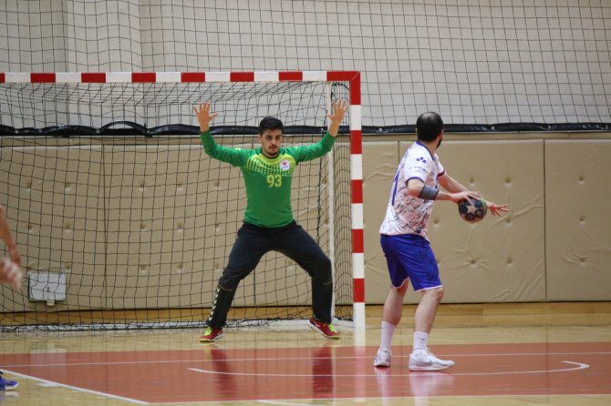Karadeniz Ekibi Erkekler Hentbol Süper Ligi’ne Yükselmeyi Kolbastı İle Kutladı