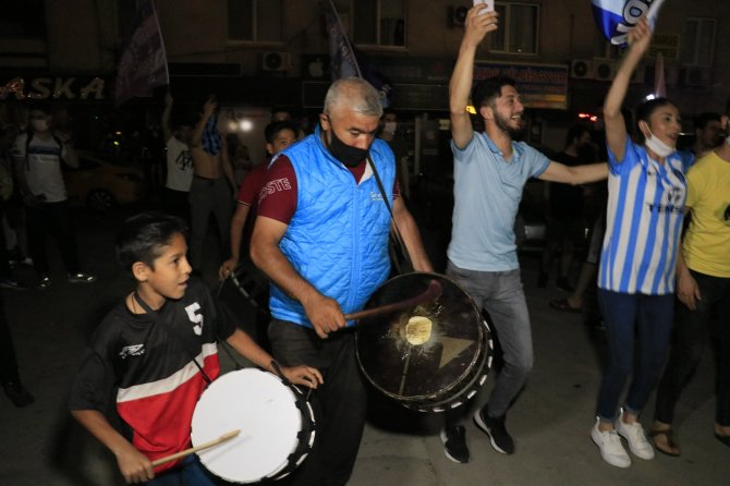 Adana Demirspor’un 26 Yıl Sonra Gelen Şampiyonluğu, Kentte Coşkuyla Kutlandı
