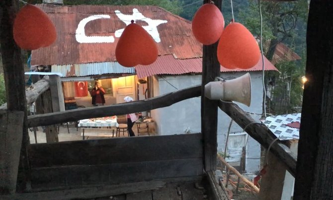 Köylerinin Mezrasında İlk Kez Ezan Sesiyle Oruçlarını Açmanın Mutluluğunu Yaşadılar