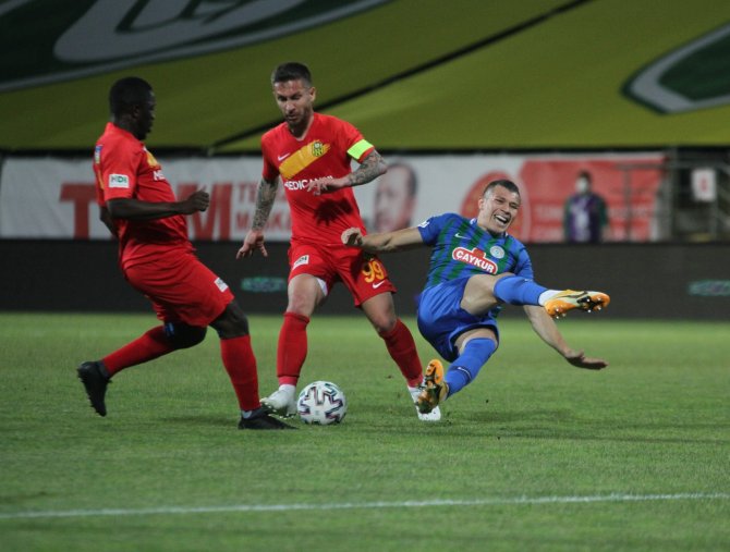 Süper Lig’in En Çok Gol Atan Yerli Futbolcusu Adem Büyük