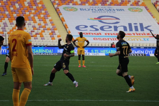 Süper Lig’in En Çok Gol Atan Yerli Futbolcusu Adem Büyük