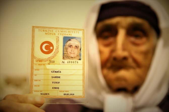 Şahide Nine 103 Yaşına Girdi, İlk Defa Doğum Günü Kutladı, İlk Defa Vali Gördü