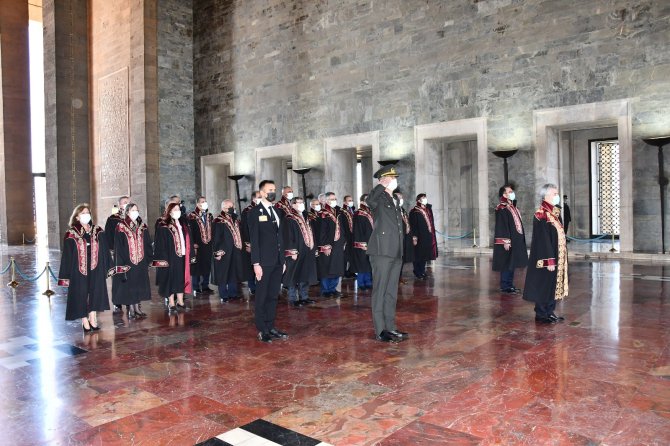 Danıştay Başkanı Yiğit Ve Beraberindeki Heyet Anıtkabir’i Ziyaret Etti