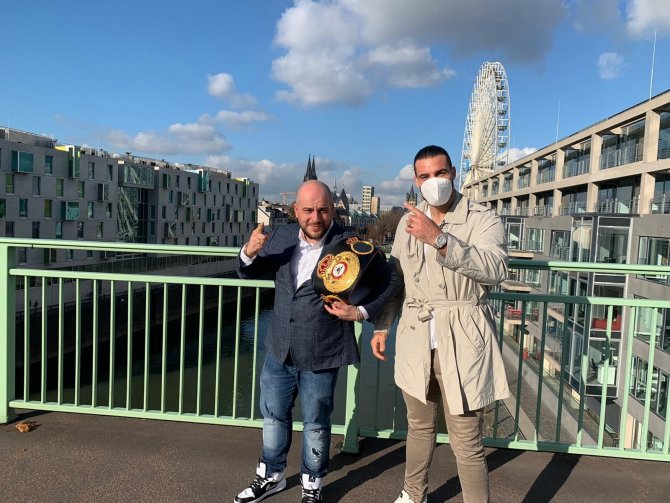 Mahmoud Charr, Köln’de Ringe Çıkıyor