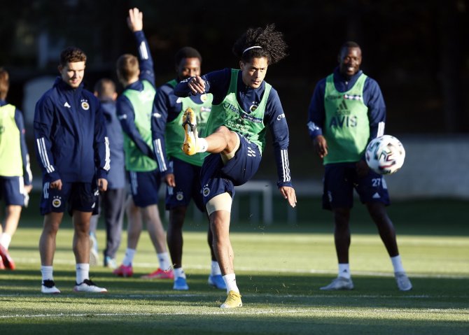 Fenerbahçe, Sivasspor Maç Saatini Beklemeye Başladı