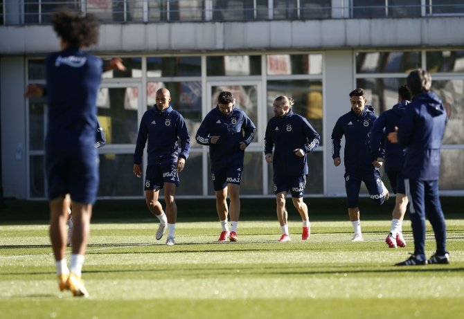 Fenerbahçe, Sivasspor Maç Saatini Beklemeye Başladı