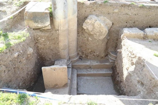 Aizanoi Antik Kenti’ndeki Kazılarda Agoranın Giriş Kapısına Ulaşıldı