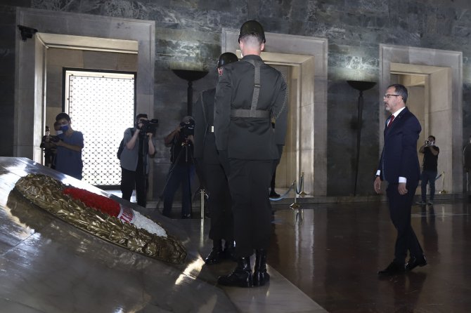 Bakan Kasapoğlu, 19 Mayıs Sebebiyle Anıtkabir’de Düzenlenen Törene Katıldı
