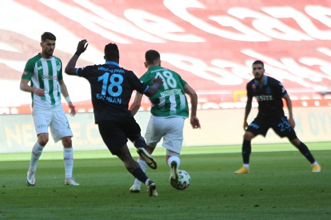 Süper Lig: Konyaspor: 0 - Trabzonspor: 0 (İlk Yarı)