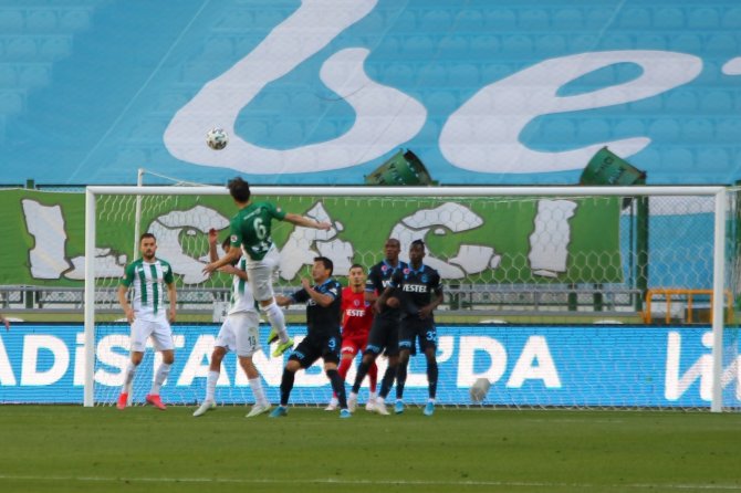 Süper Lig: Konyaspor: 0 - Trabzonspor: 0 (İlk Yarı)