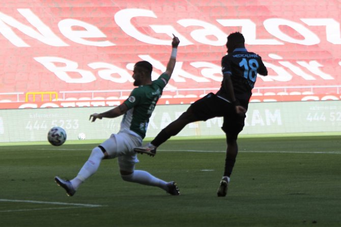 Süper Lig: Konyaspor: 0 - Trabzonspor: 0 (İlk Yarı)