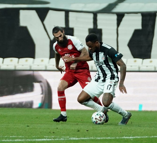 Süper Lig: Beşiktaş: 0 - Fatih Karagümrük: 1 (İlk Yarı)