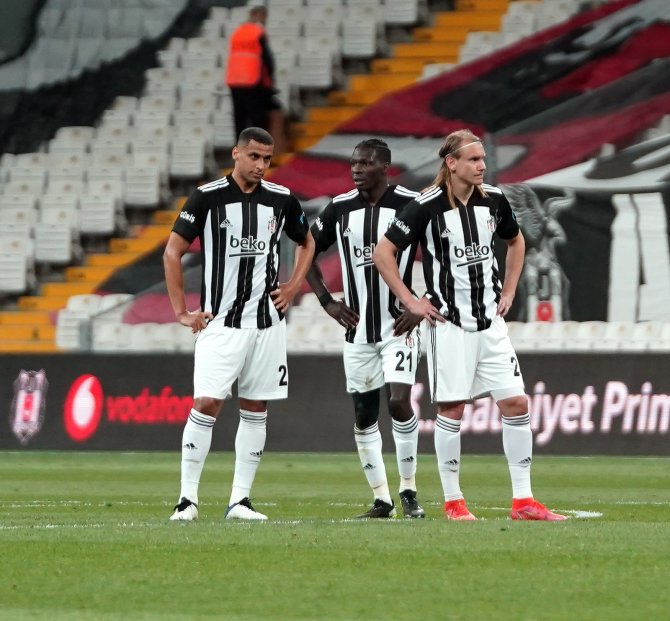 Süper Lig: Beşiktaş: 0 - Fatih Karagümrük: 1 (İlk Yarı)