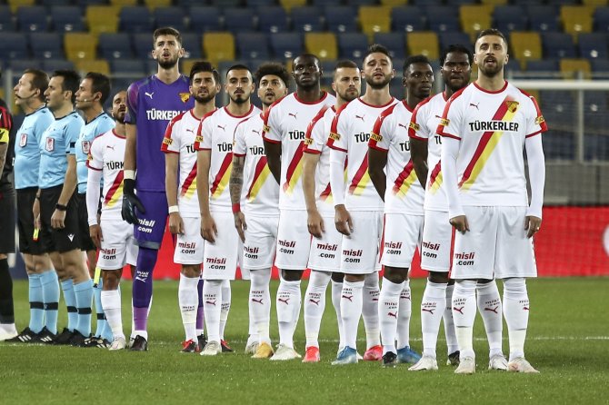 Süper Lig: Gençlerbirliği: 1 - Göztepe: 2 (İlk Yarı)