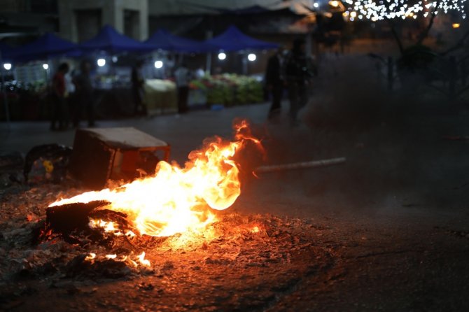 İsrail Güçlerin, El Halil’de Filistinlilerin Protestosuna Müdahale: 35 Yaralı