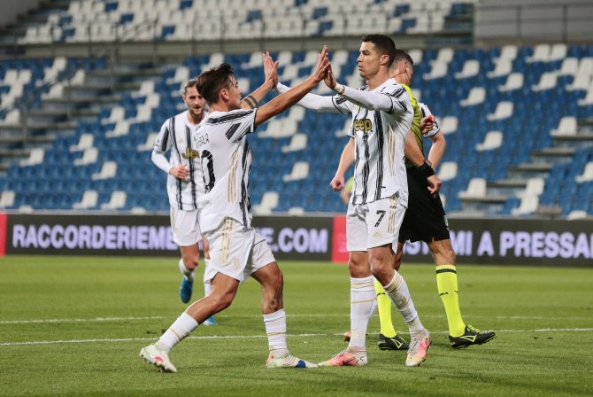 Cristiano Ronaldo Tarihe Geçti