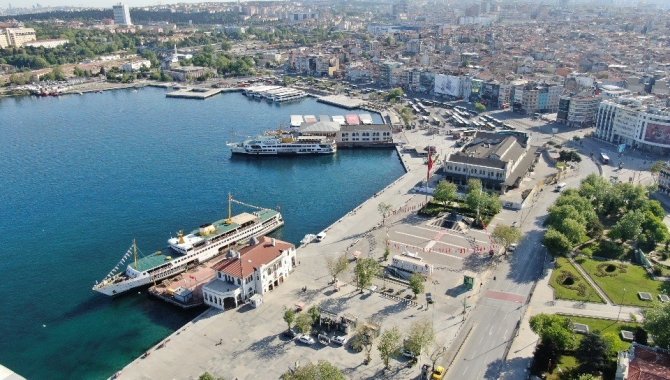 İstanbul’da Bayramda Meydanlar Boş Kaldı