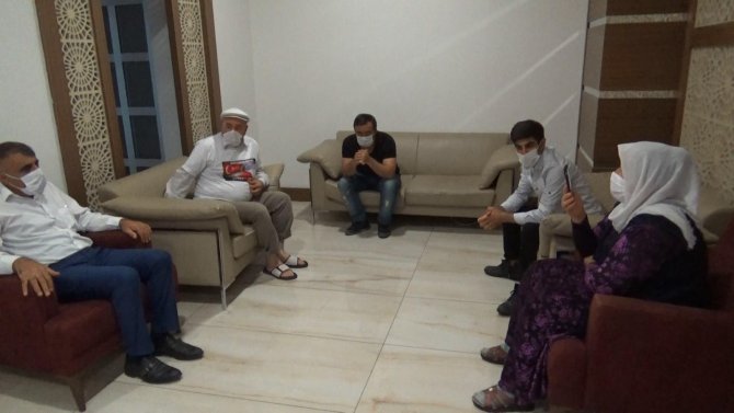 Şehit Babasından Evlat Nöbetindeki Ailelere ’Yanınızdayız’ Mesajı