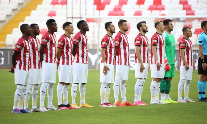 Süper Lig: Sivasspor: 0 - Kasımpaşa: 0 (Maç Devam Ediyor)