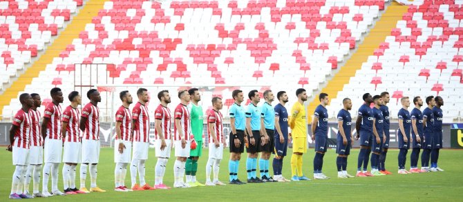 Süper Lig: Sivasspor: 0 - Kasımpaşa: 0 (Maç Devam Ediyor)