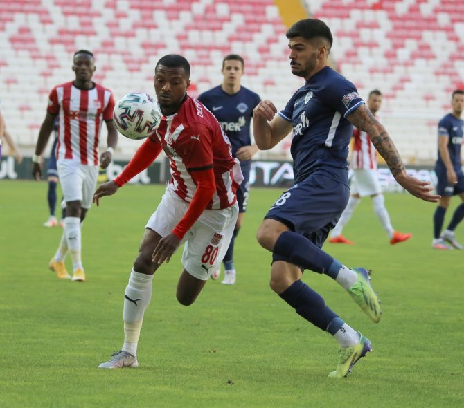 Süper Lig: Sivasspor: 0 - Kasımpaşa: 0 (Maç Devam Ediyor)