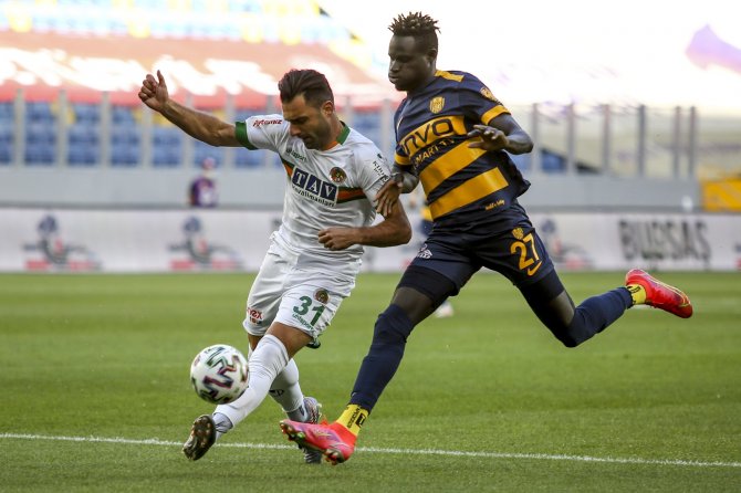 Süper Lig: Mke Ankaragücü: 0 - Aytemiz Alanyaspor: 1 (İlk Yarı)