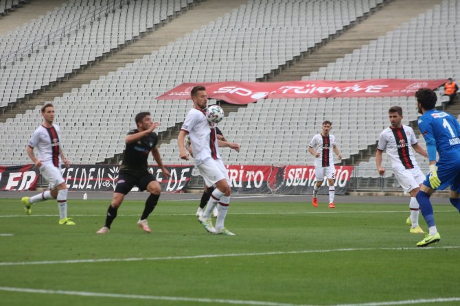 Süper Lig: Fatih Karagümrük: 2 - Denizlispor: 1 (İlk Yarı)