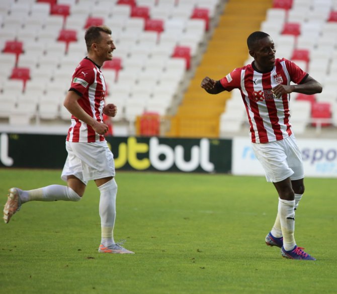 Süper Lig: D.g. Sivasspor: 2 - Kasımpaşa: 1 (Maç Sonucu)